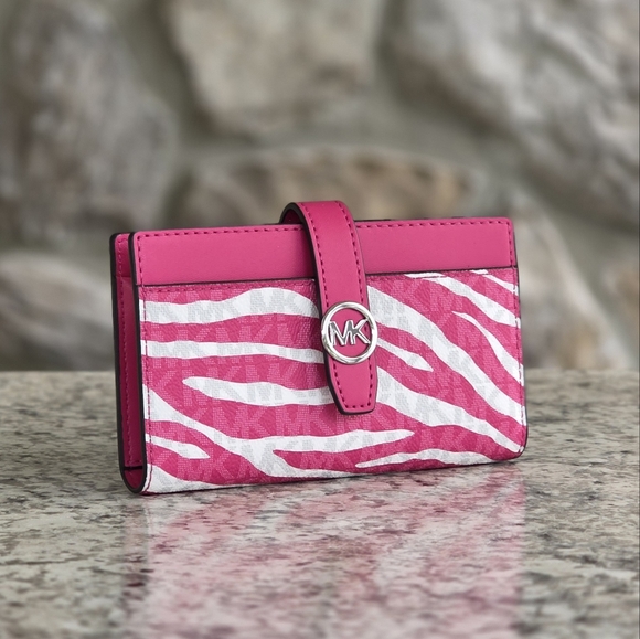 Michael Kors Greenwich Bifold Medium Wallet - Picture 1 of 6